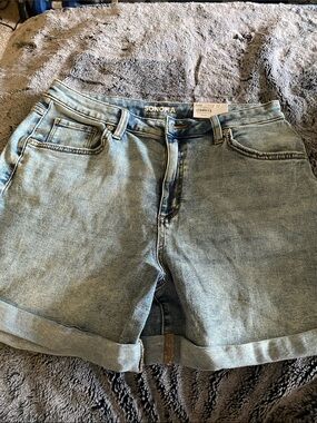 SONOMA Women's Light Wash Denim Rolled Hem Shorts